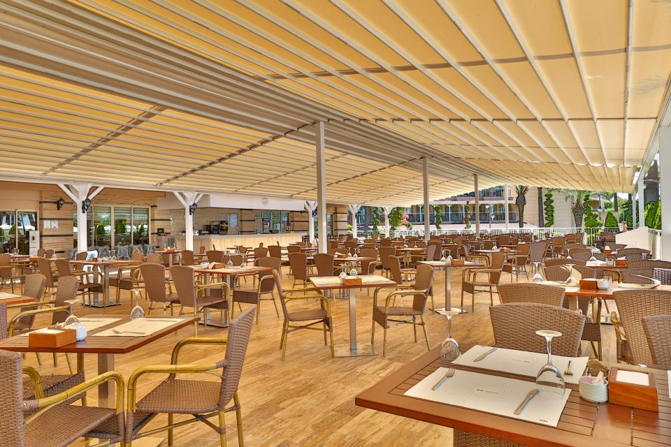 Crystal Tat Beach Golf Resort & Spa