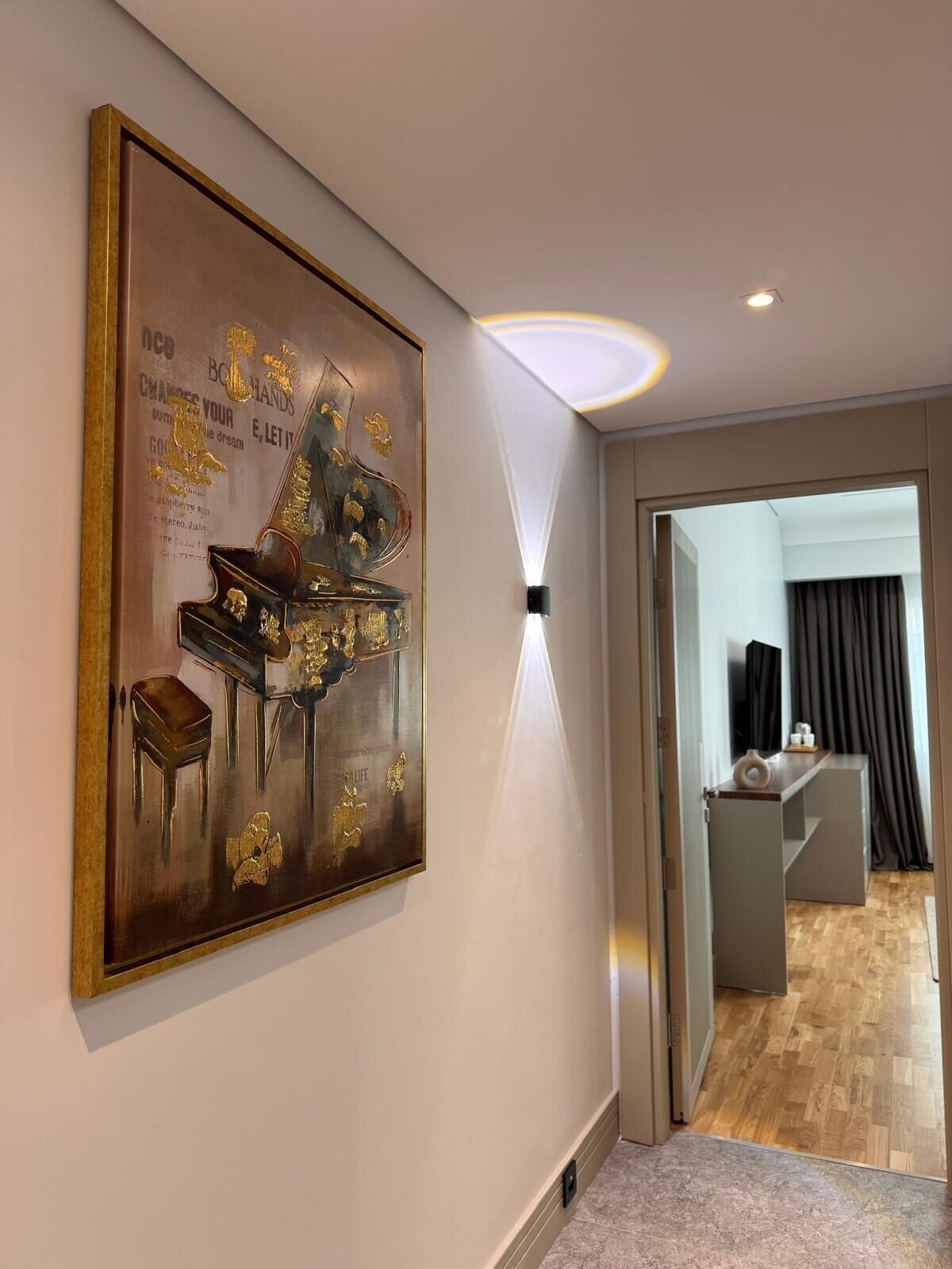 Deluxe Suit Room