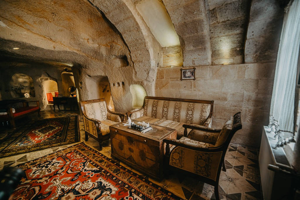 Helios Cave Hotel