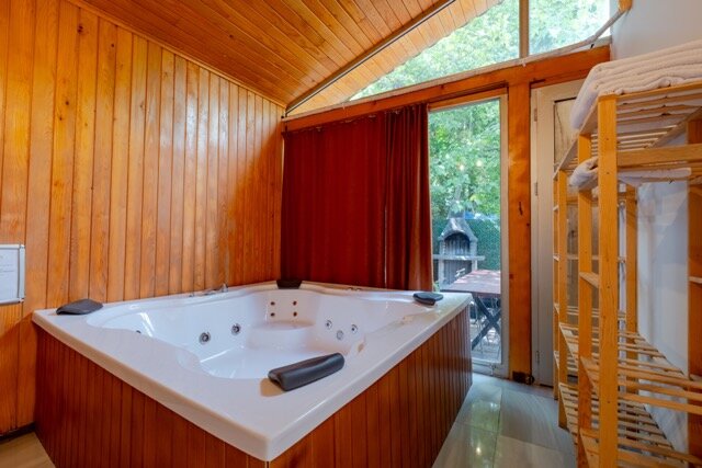 Havuzlu Jakuzili Bungalov ( Meca 2 )
