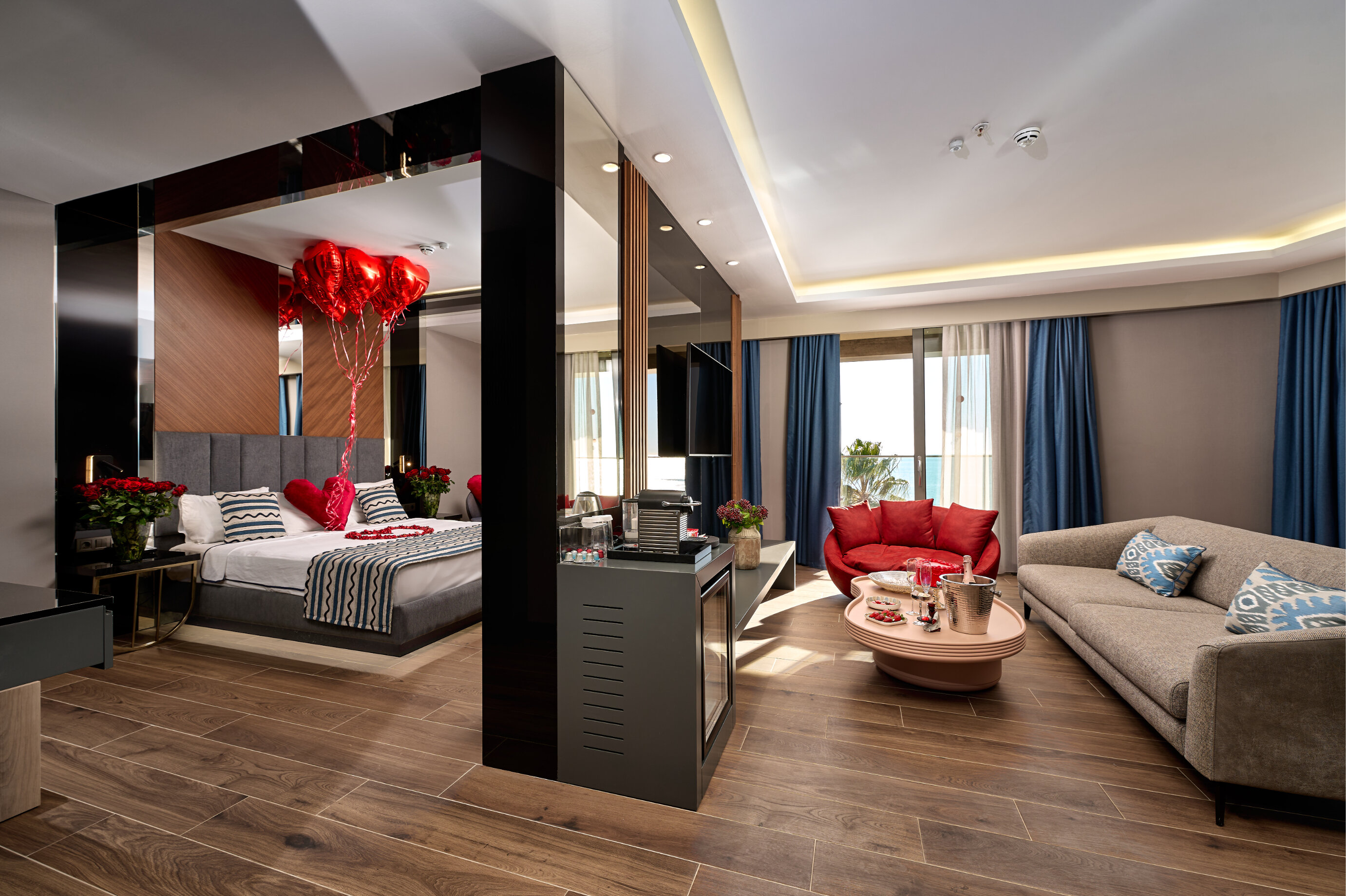 Jakuzili Balayı Suit Oda