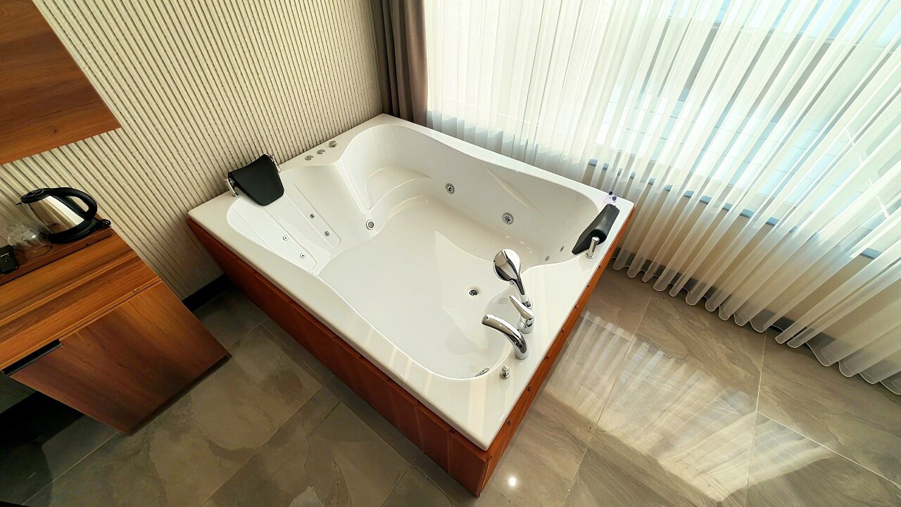 1+1 Deniz Manzaralı Suit