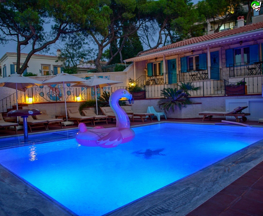 Karamela Otel