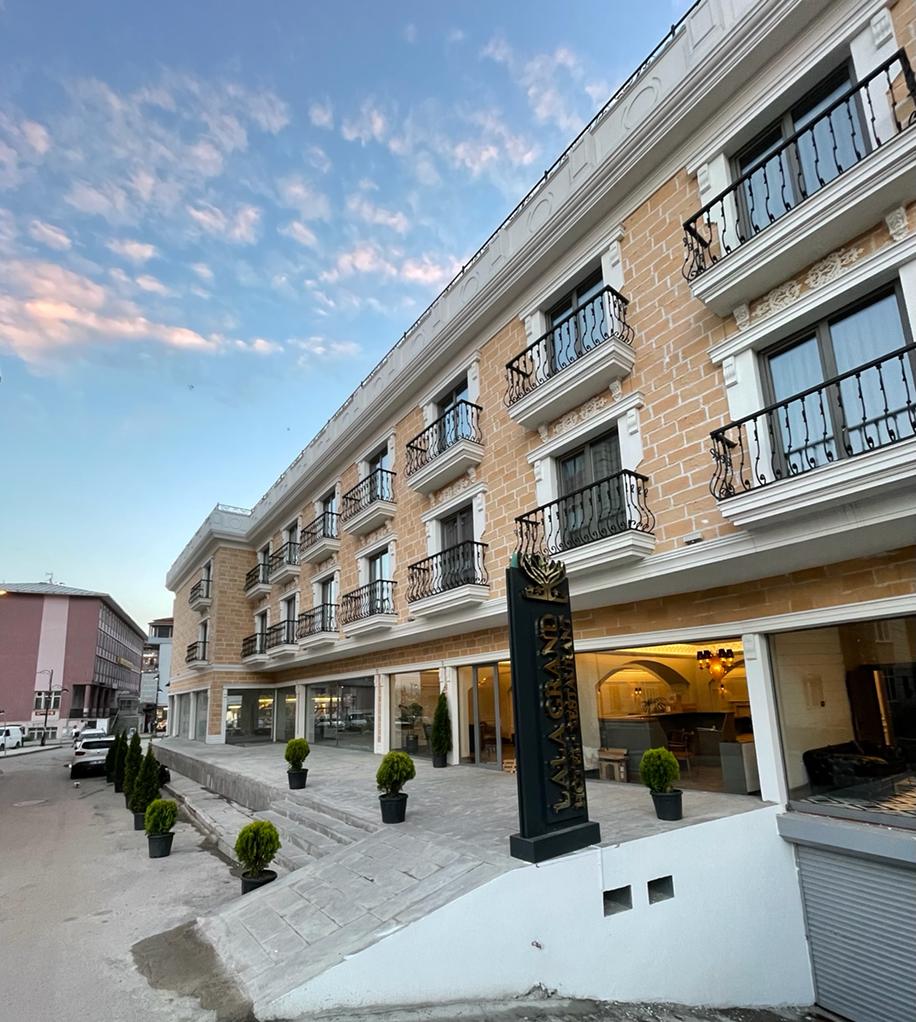 Lala Grand Otel