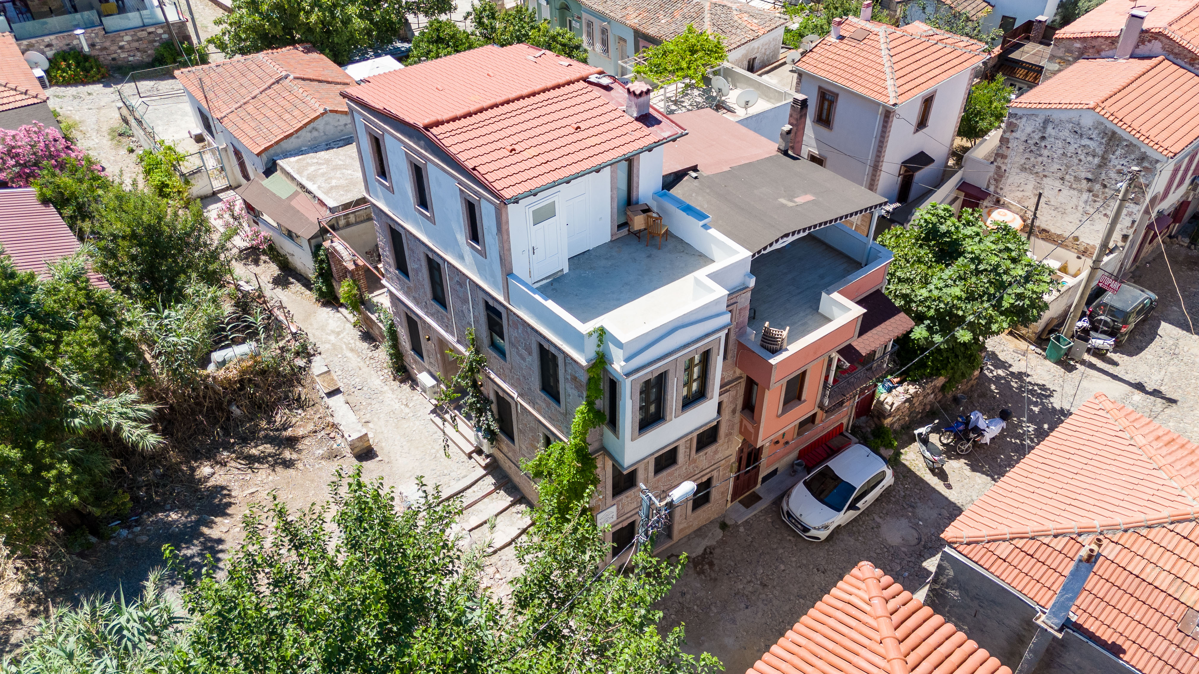 Cunda Mahmut Bey Konağı