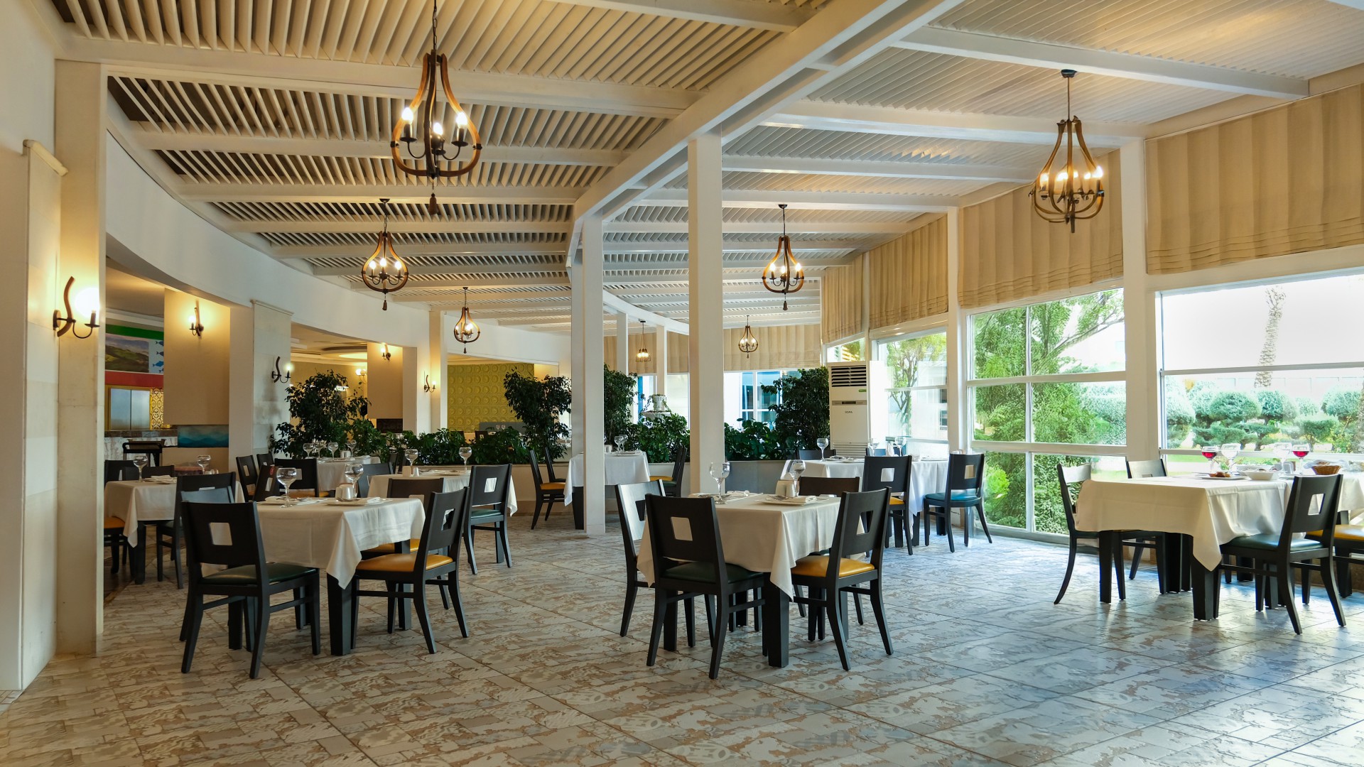 Crystal Admiral Resort Suites & Spa