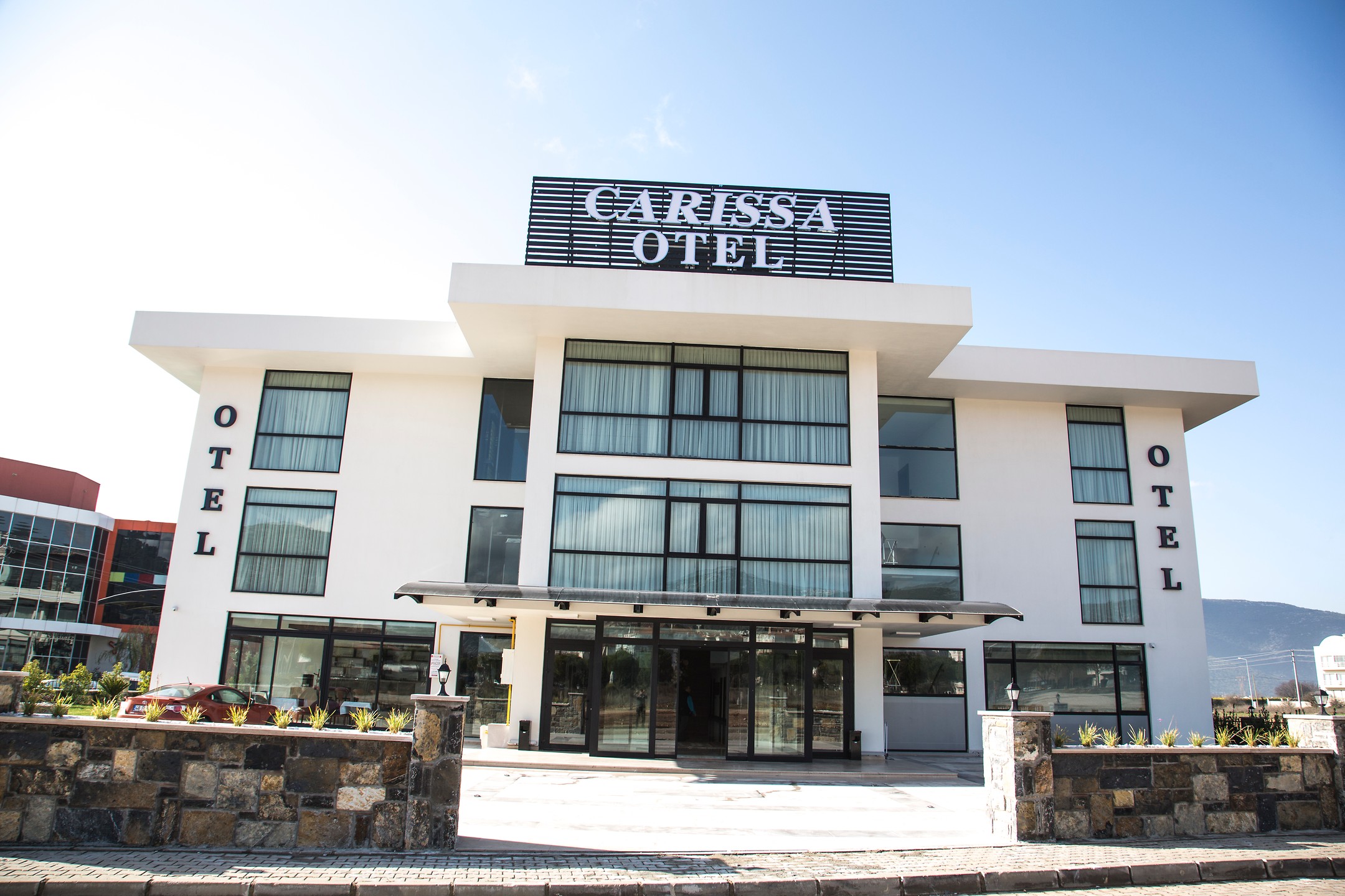 Carissa Otel