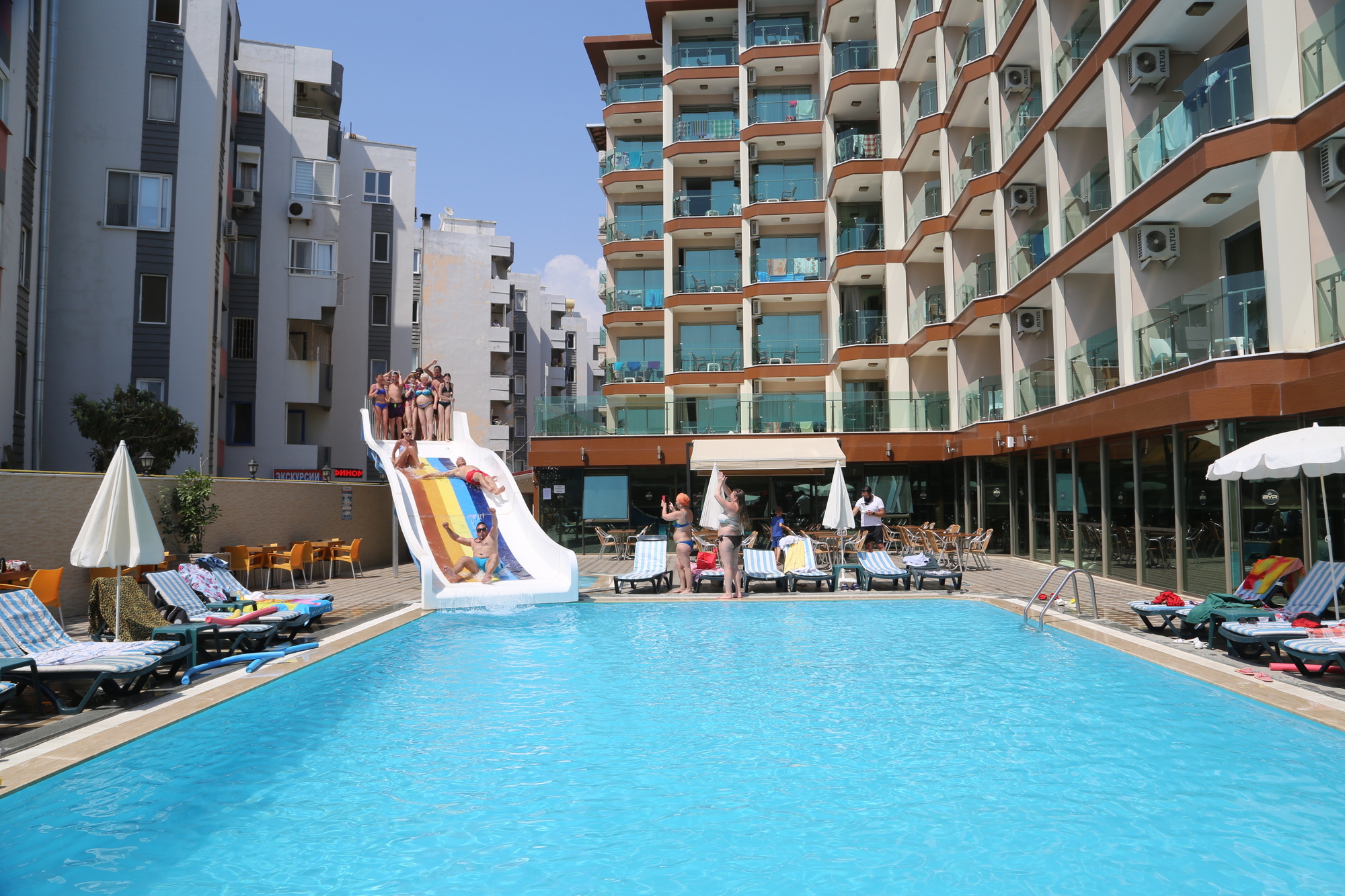 Grand Bayar Beach Hotel