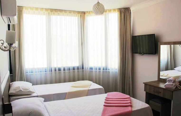 Cunda Şira Hotel