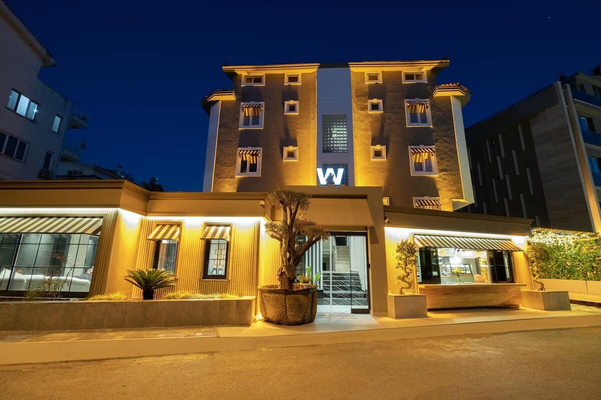Wolf Suites