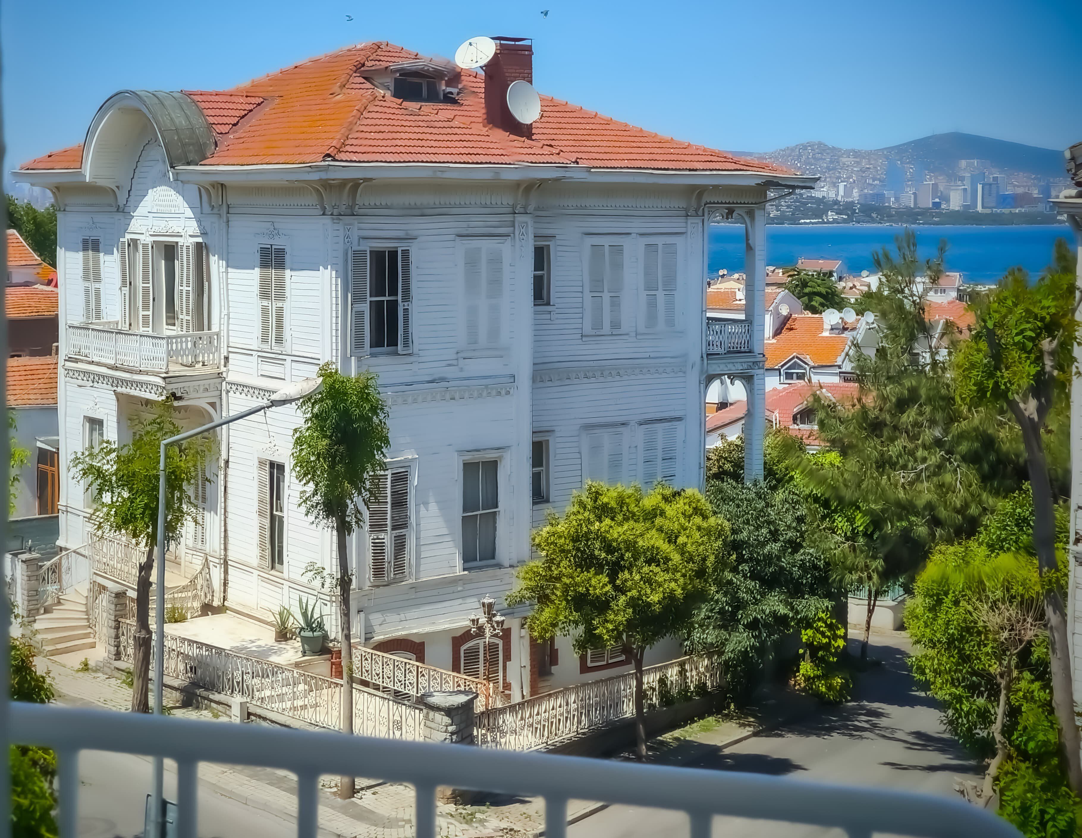Deluxe Oda Balkonlu Deniz Manzaralı
