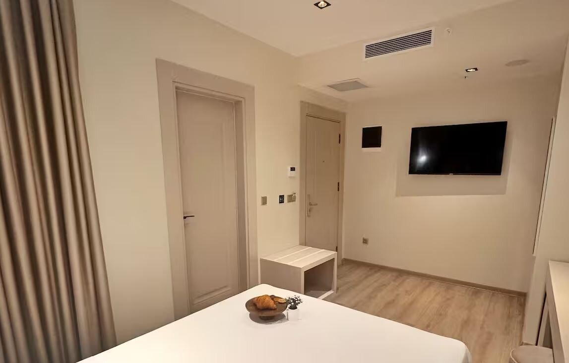 Grand Superior Room
