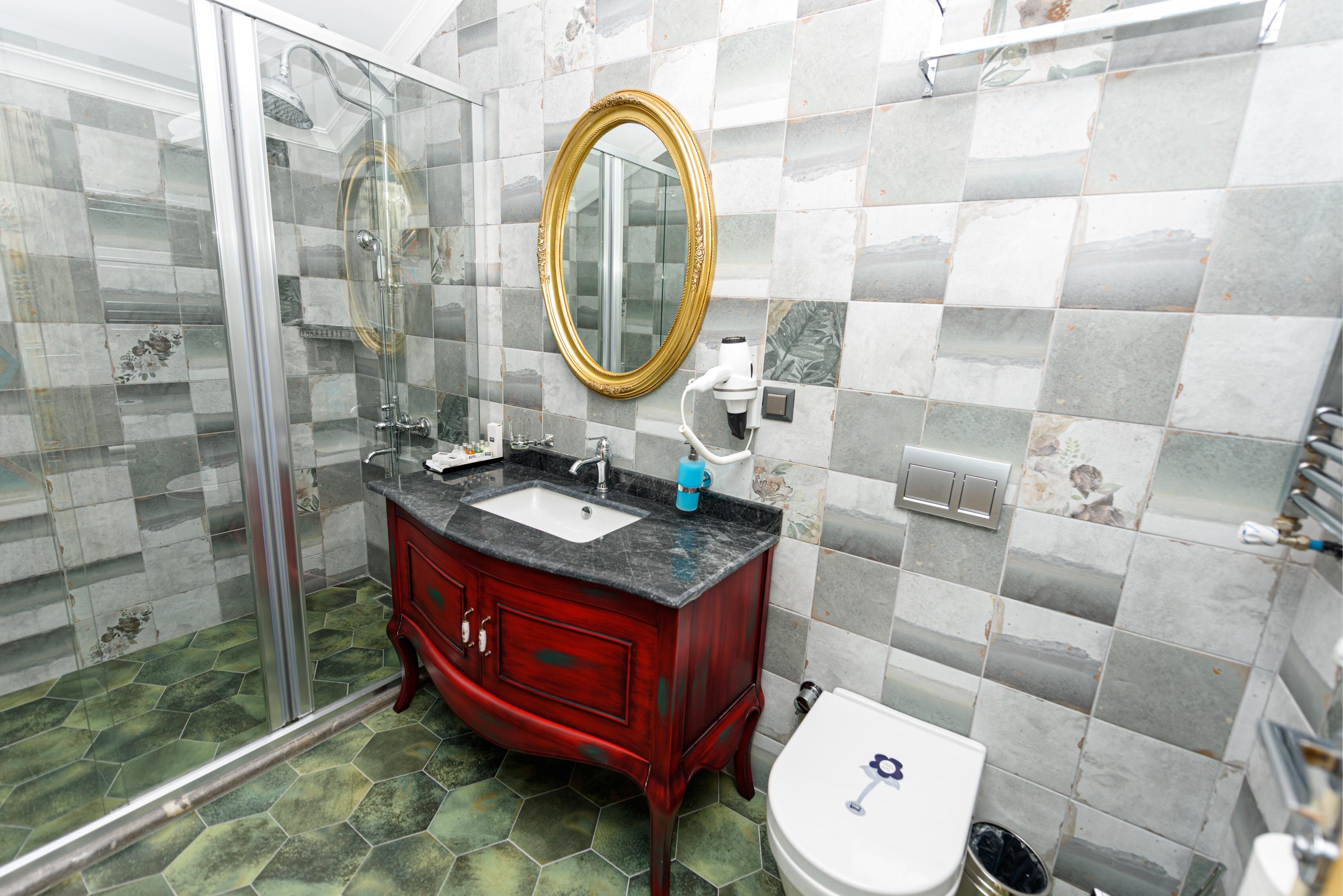 Tok Epik Hotel · 24