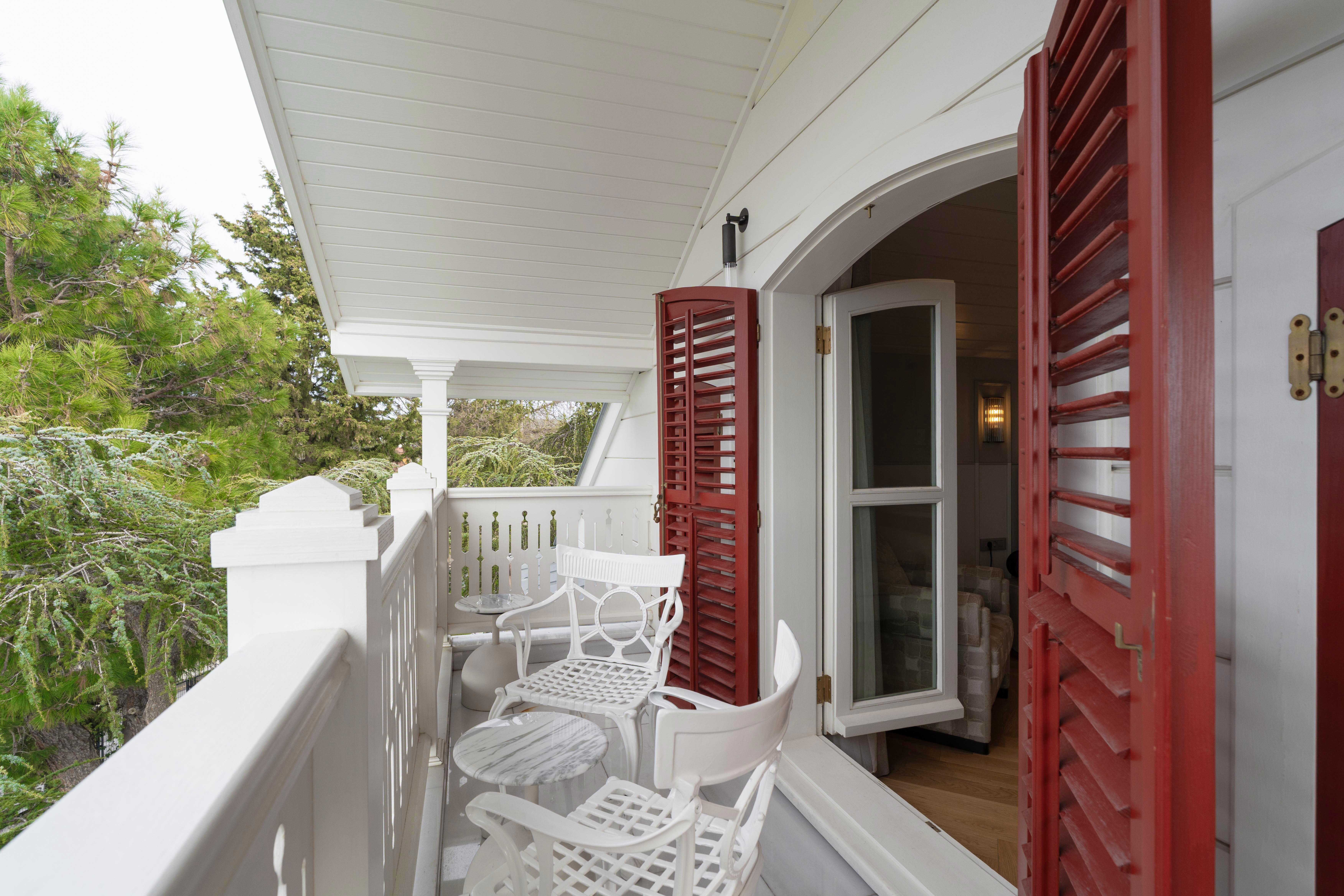 Executive Suites with Balcony