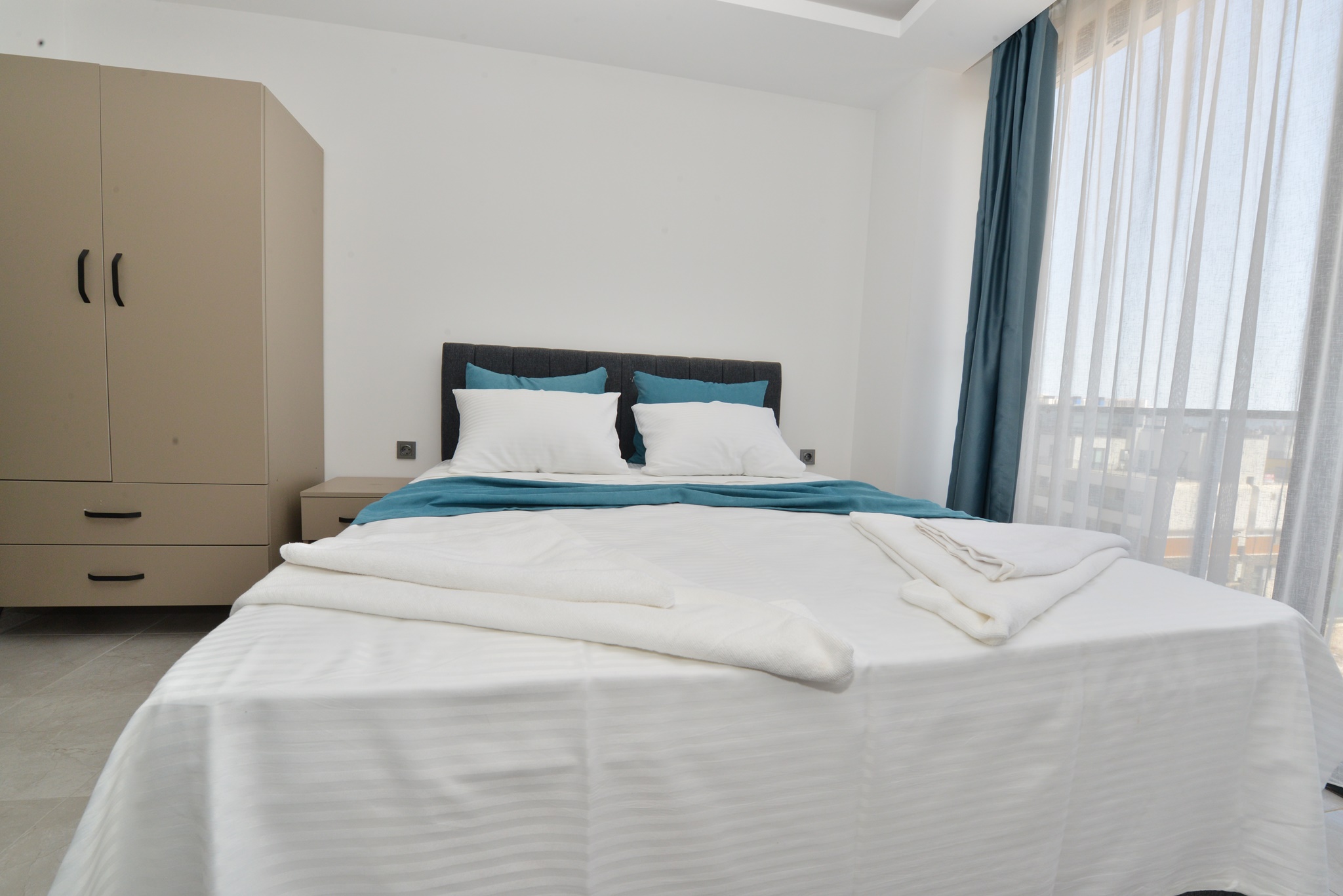 Suit Oda, Havuz Manzaralı