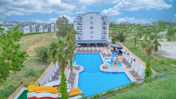 Q Ella Beach Hotel