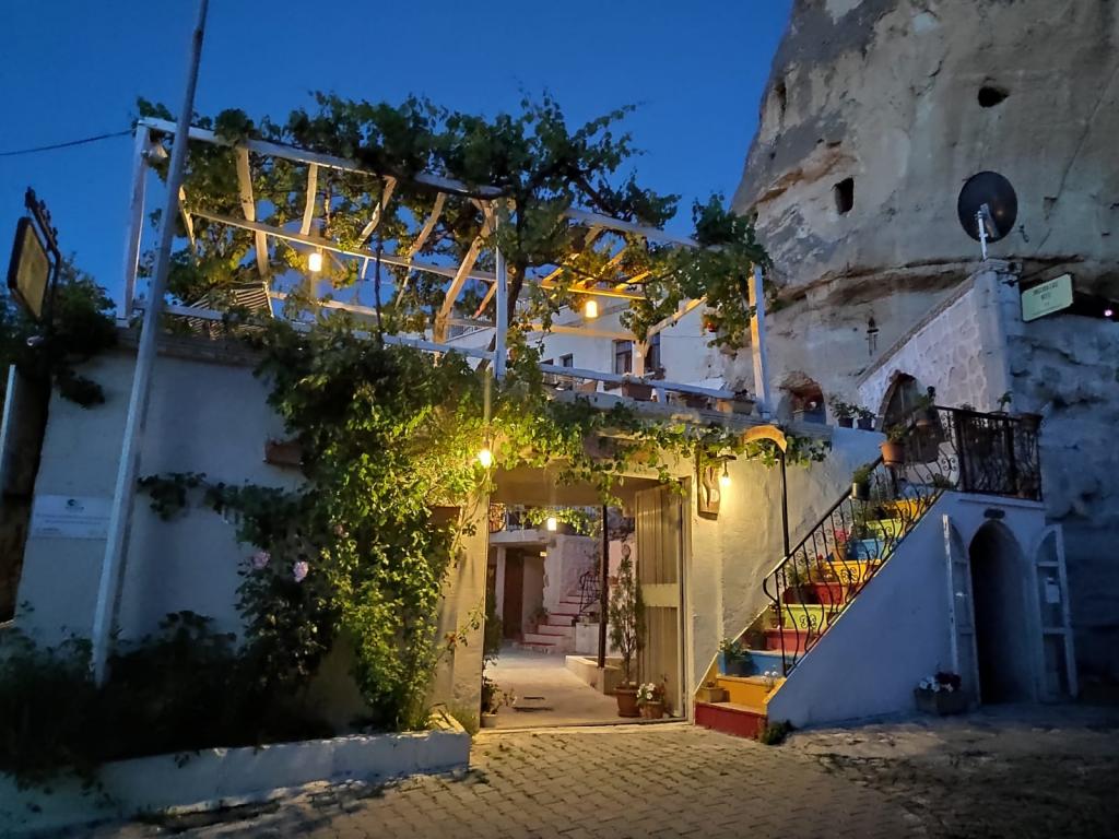 Unicorn Cave Hotel