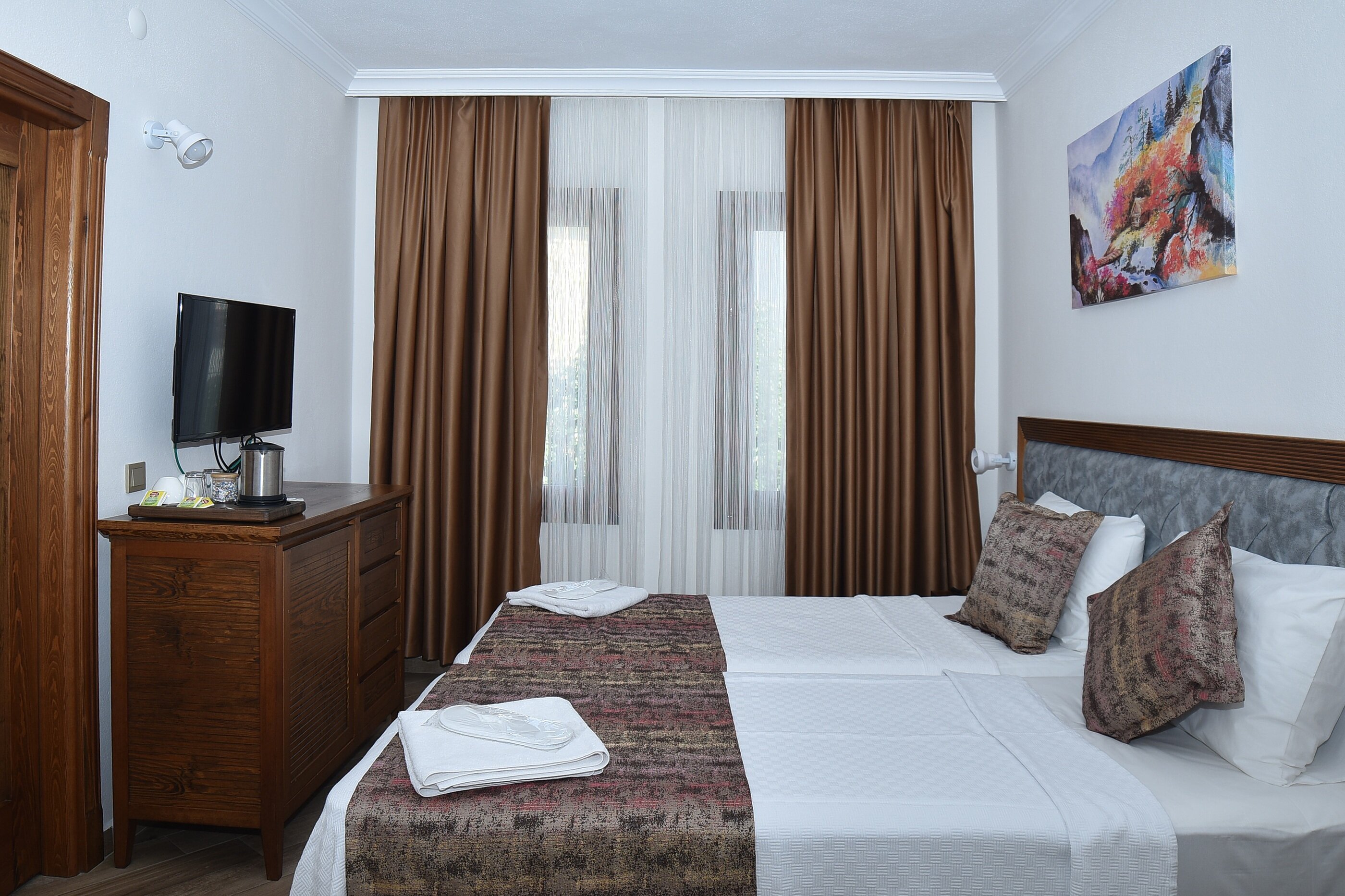 Troiada Otel · 11