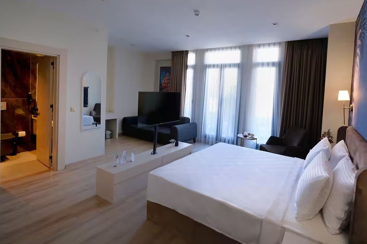 Grand Deluxe Room