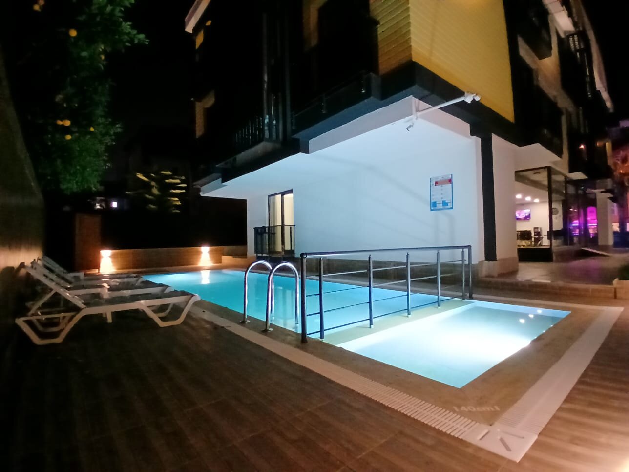 Retro Star Suites galeri 6