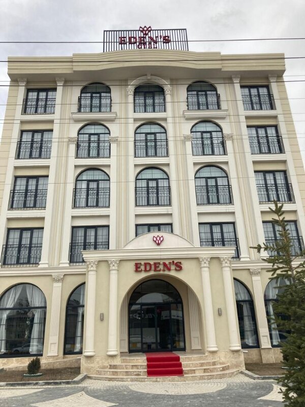 Eden's Hotel