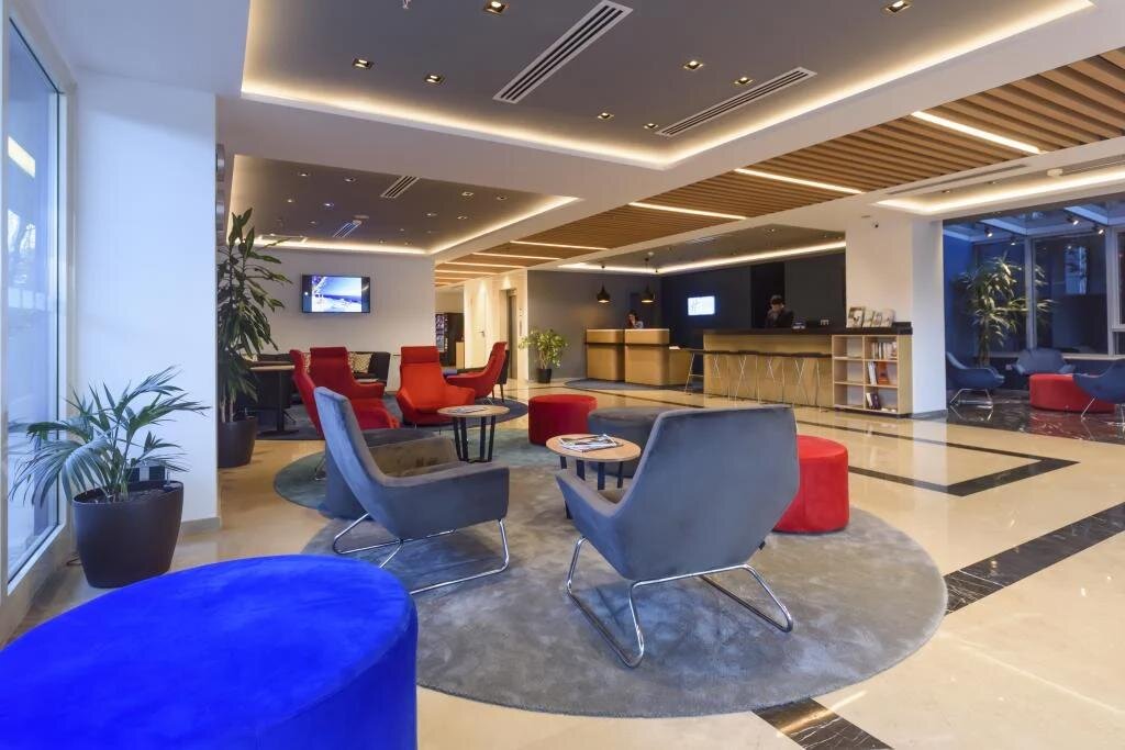 Holiday Inn Express Altunizade · 4