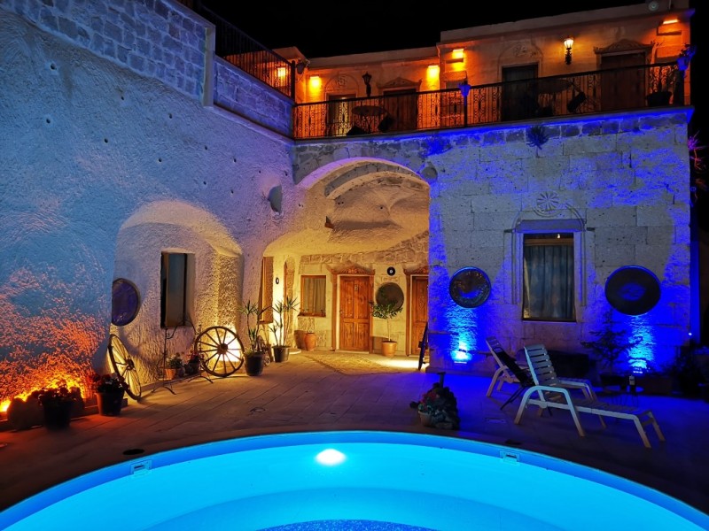 Hermes Cave Hotel