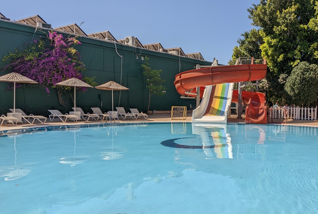 Uk Hotel Kiriş · 12