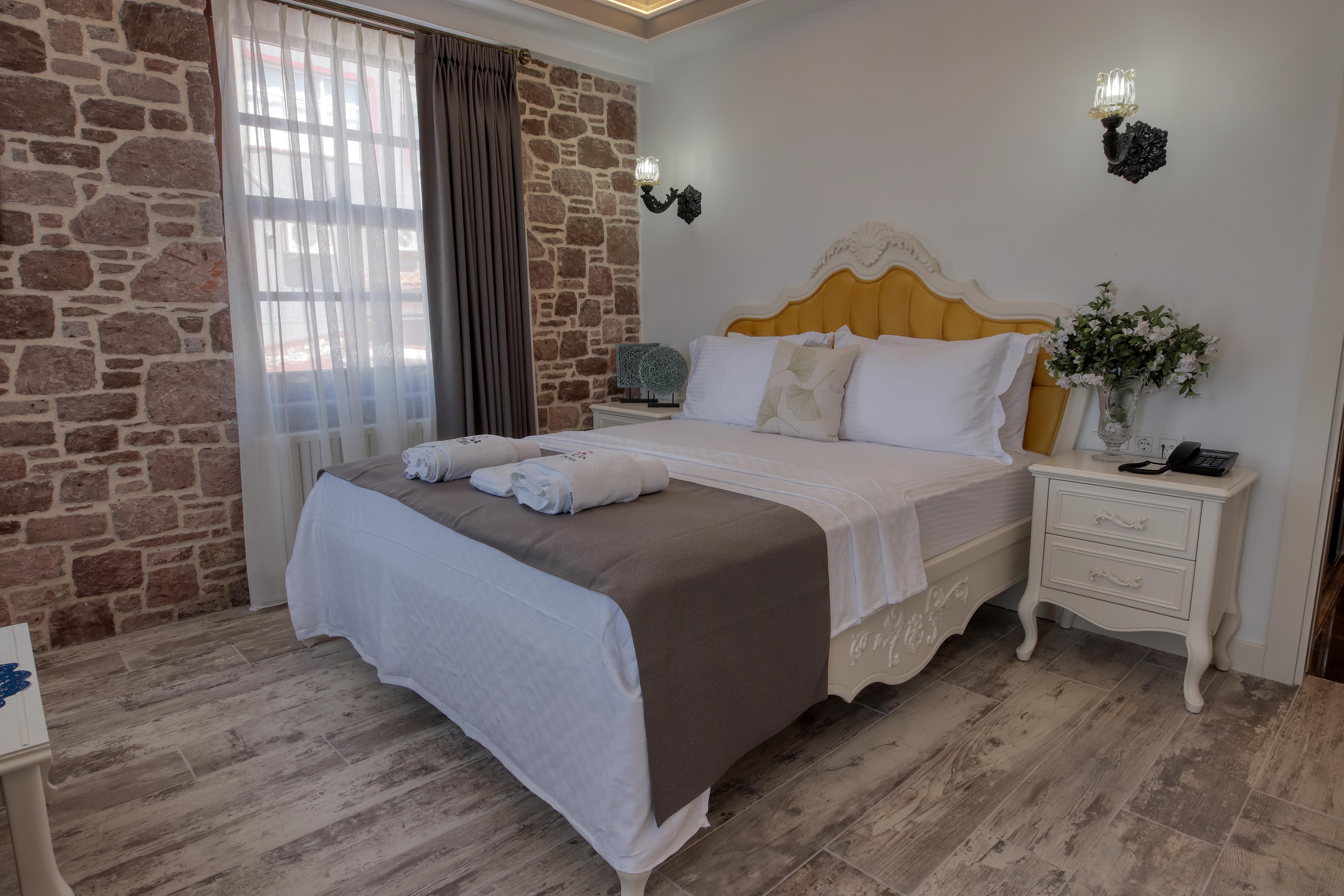 Deluxe Oda Manzarasız Balkonsuz