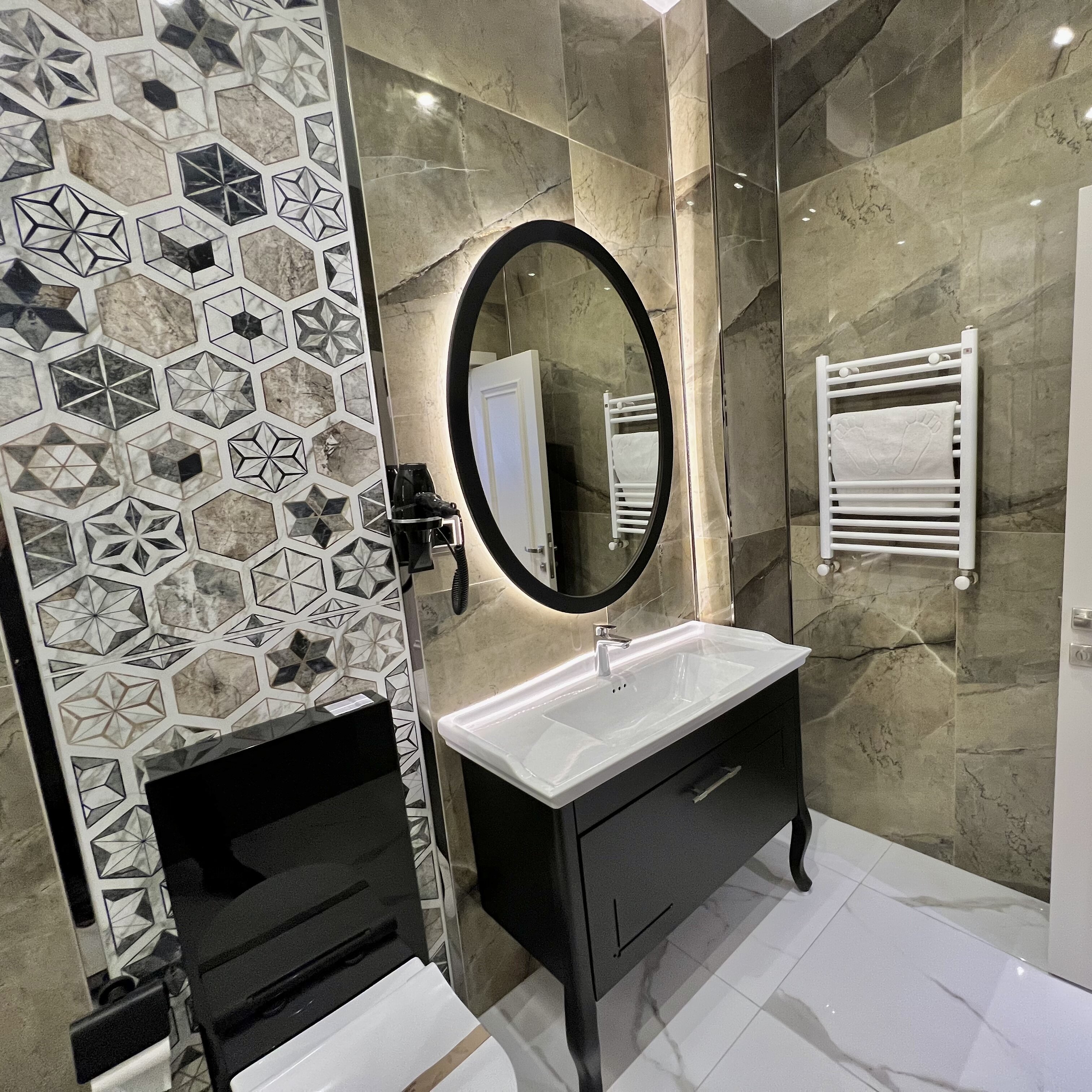 MQ Hotel Suits