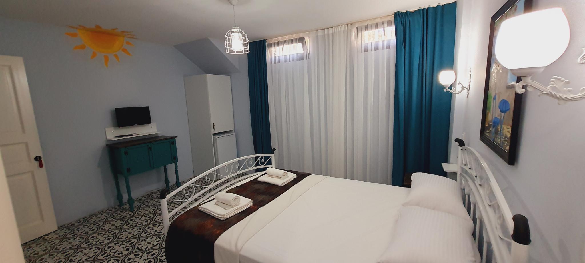 Basement Room, Viewless