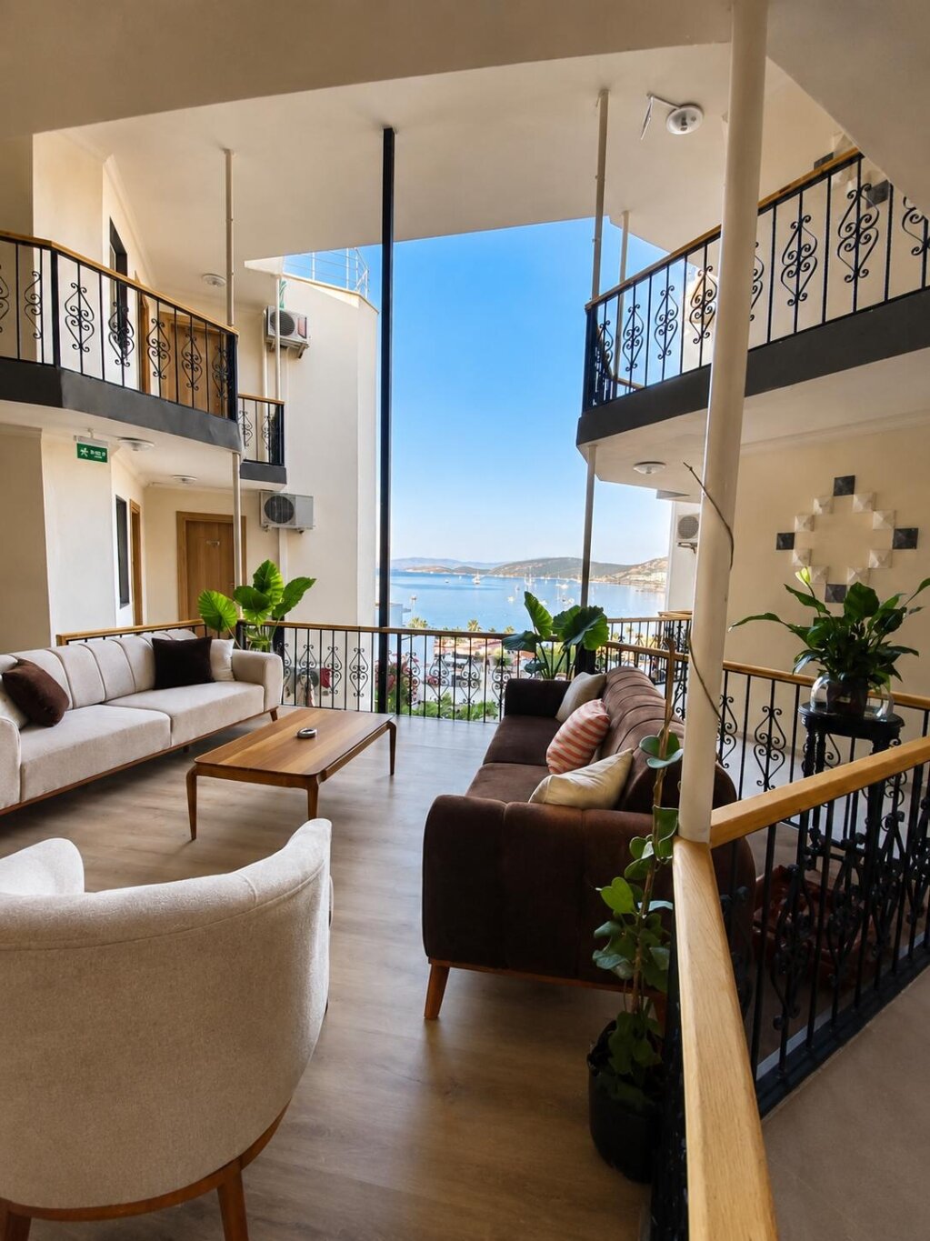 Deniz 61 Otel · 9