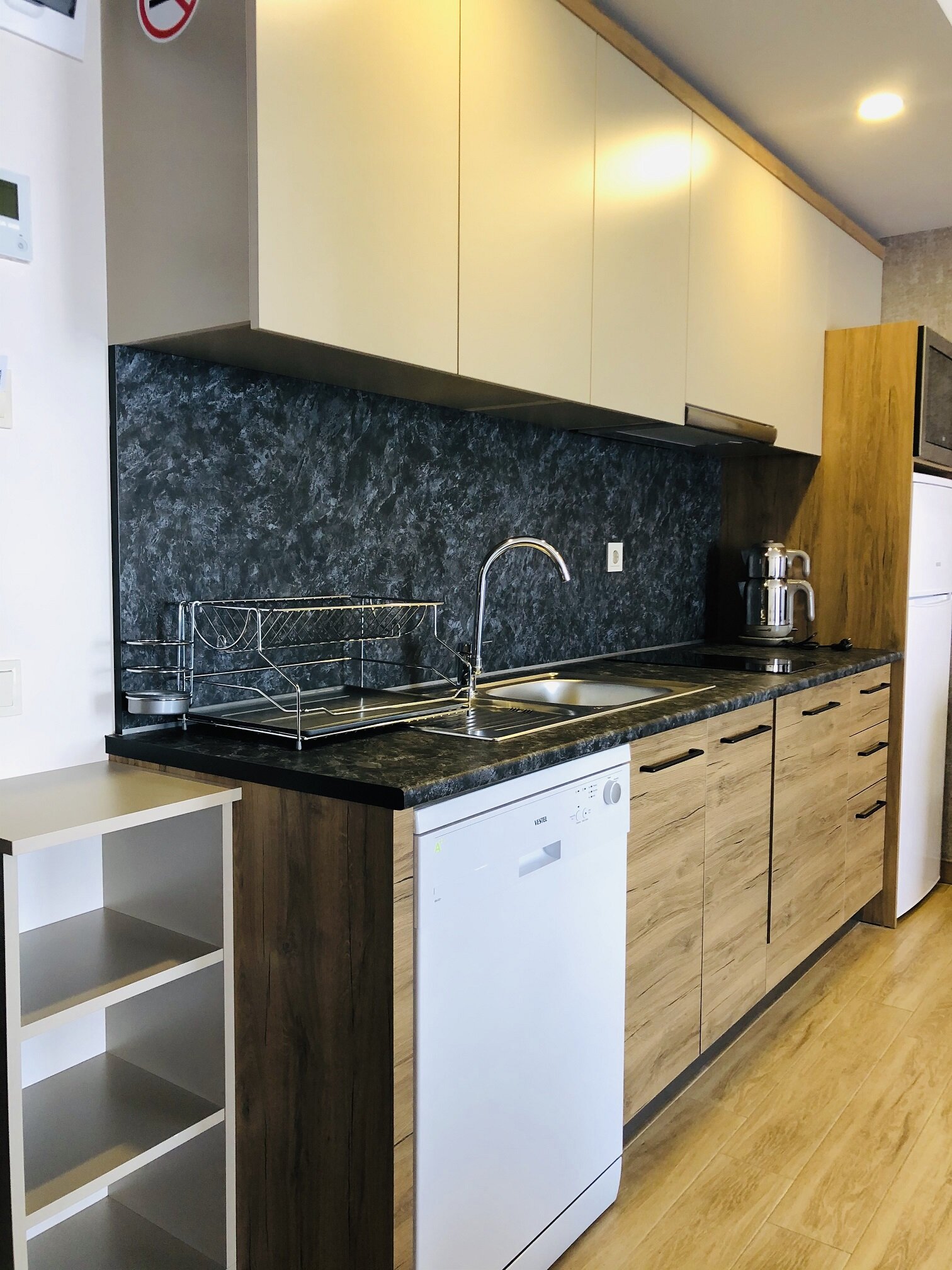 Golden World Suite Hotel