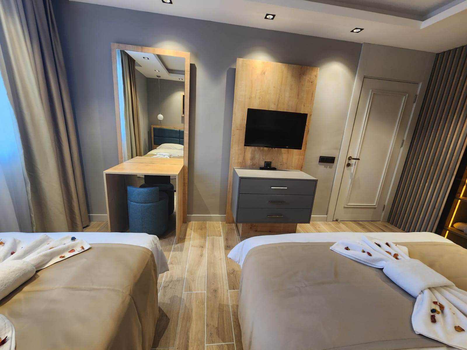 Suite Room