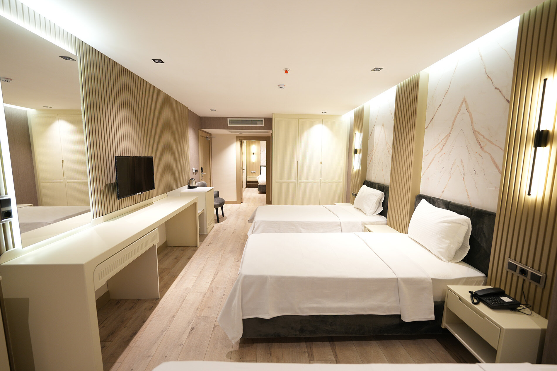 Assyria Hotel · 11
