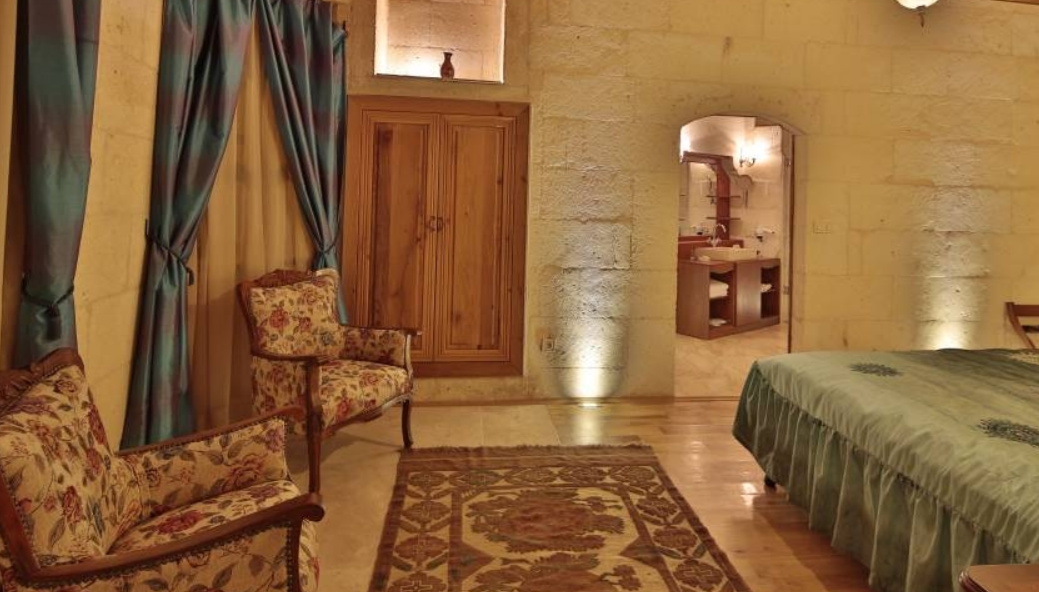 Golden Cave Suites