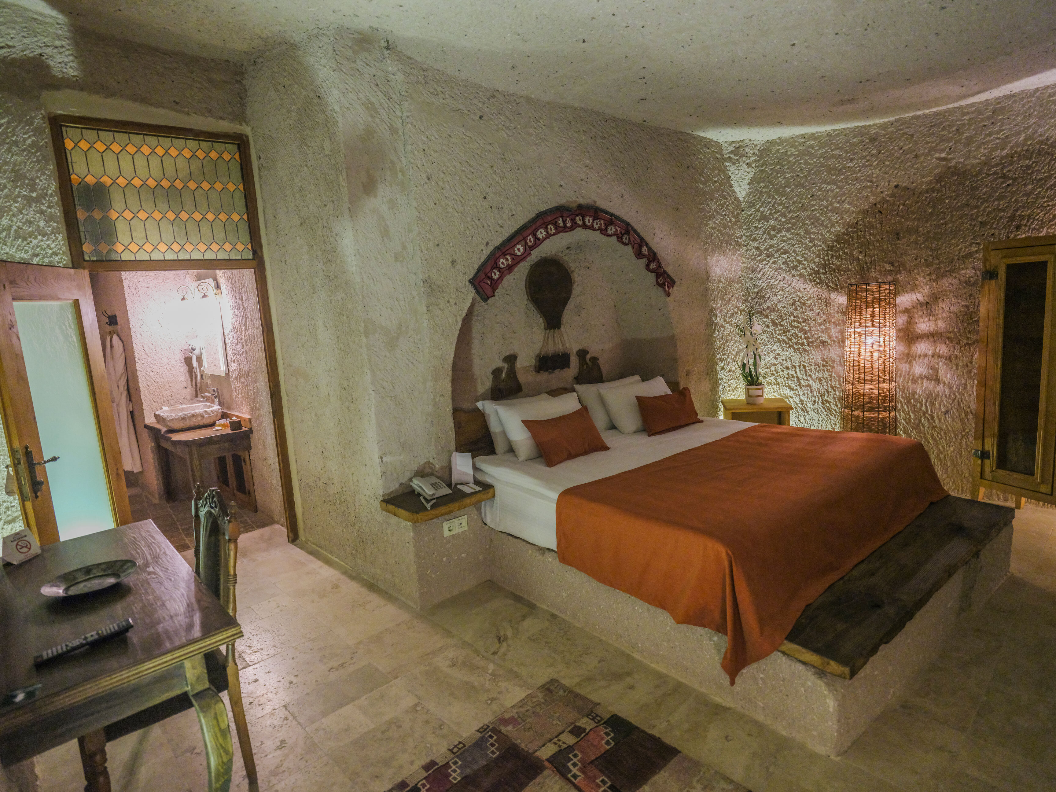 Kalsedon Cave Suites