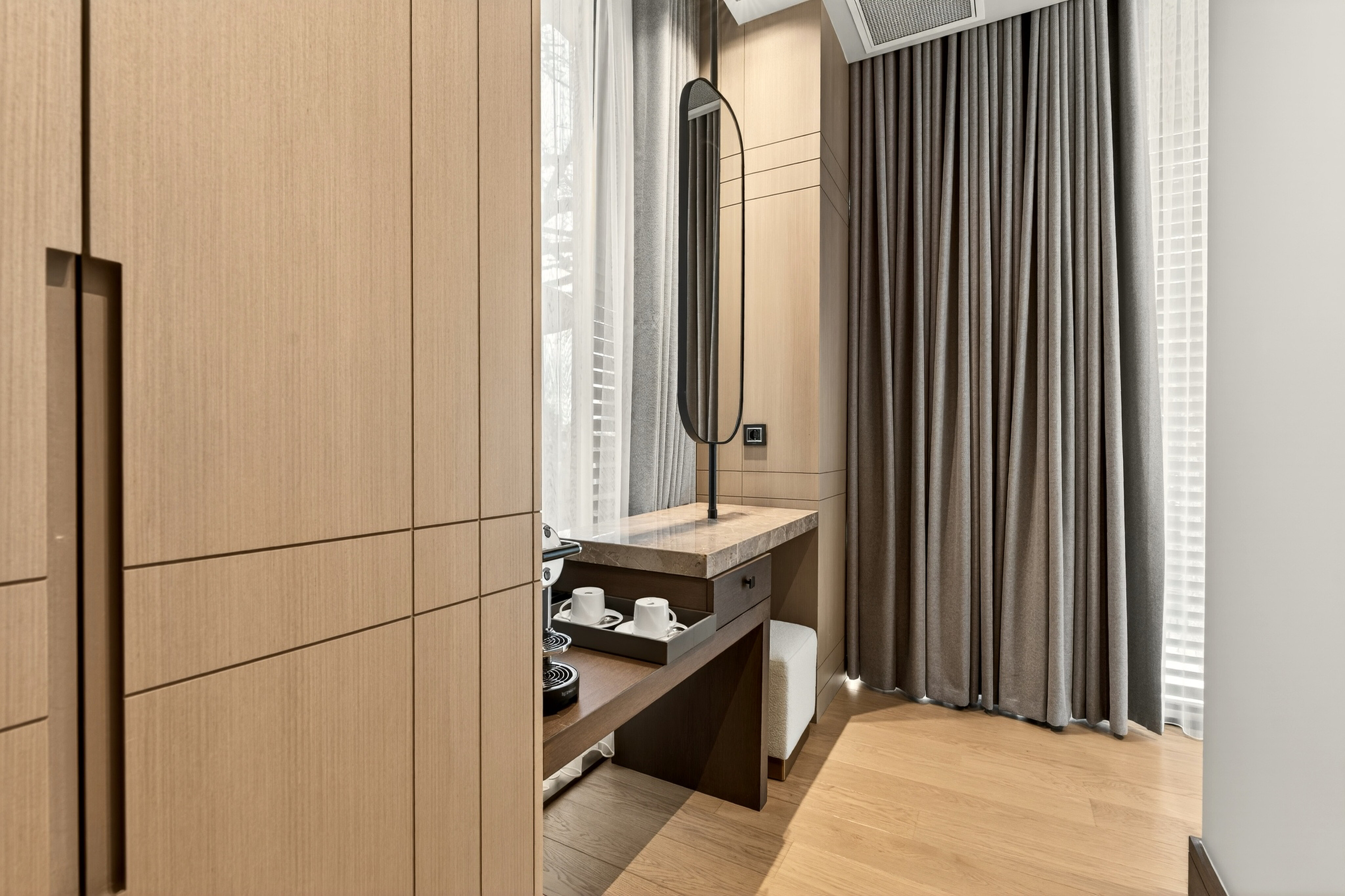 Deluxe King Suites