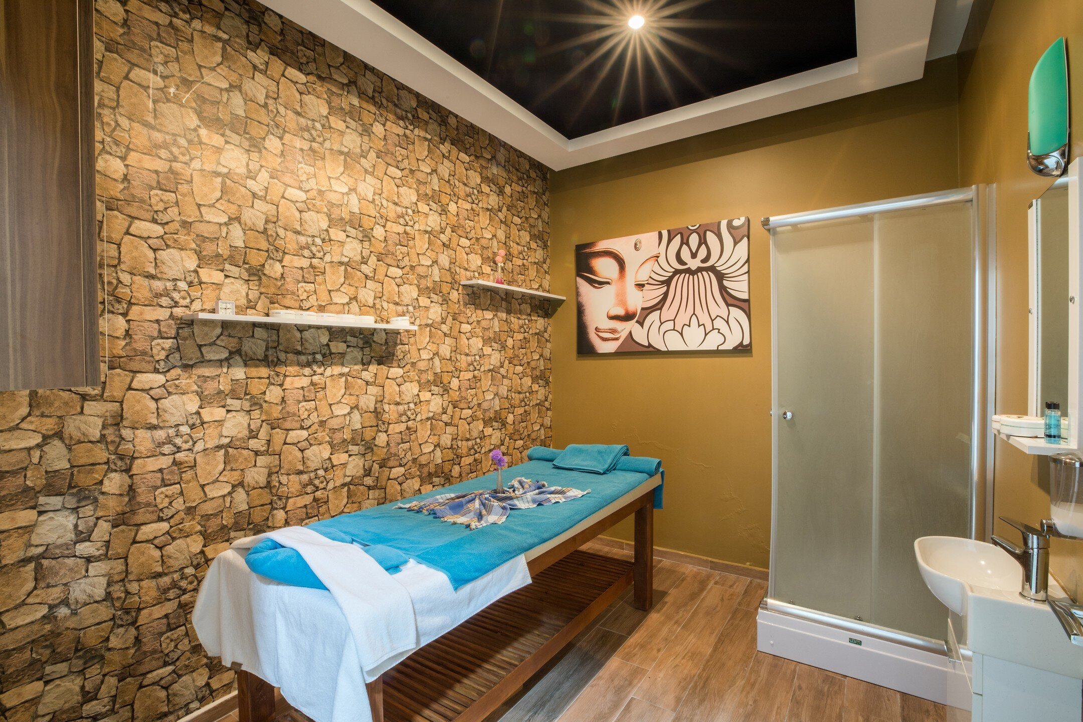 Karpalas City Hotel & Spa galeri 10