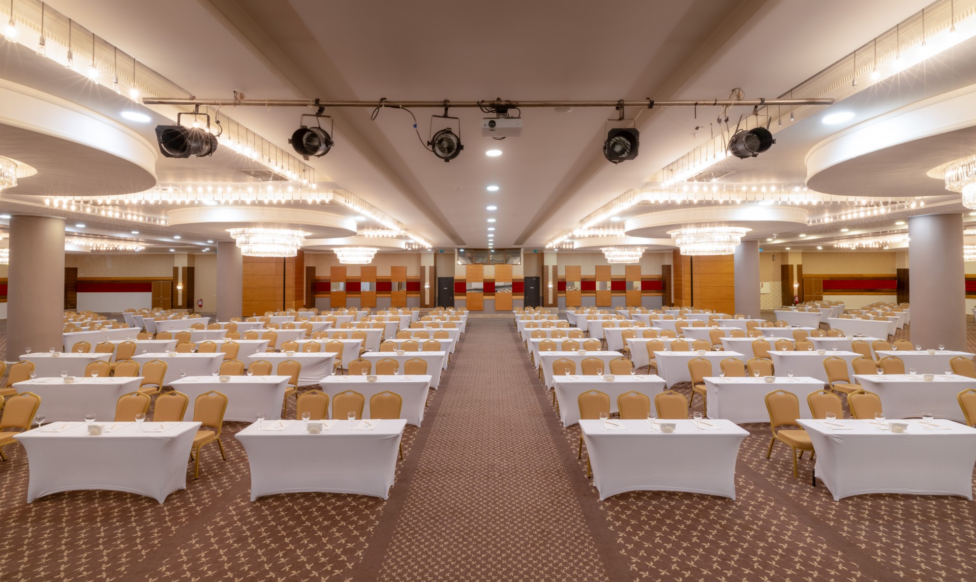 Crystal Admiral Resort Suites & Spa