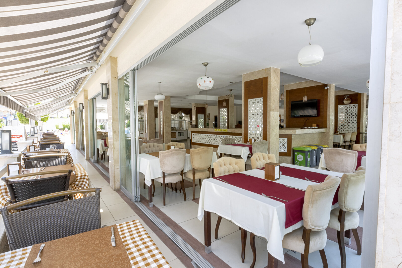 Kandelor Hotel