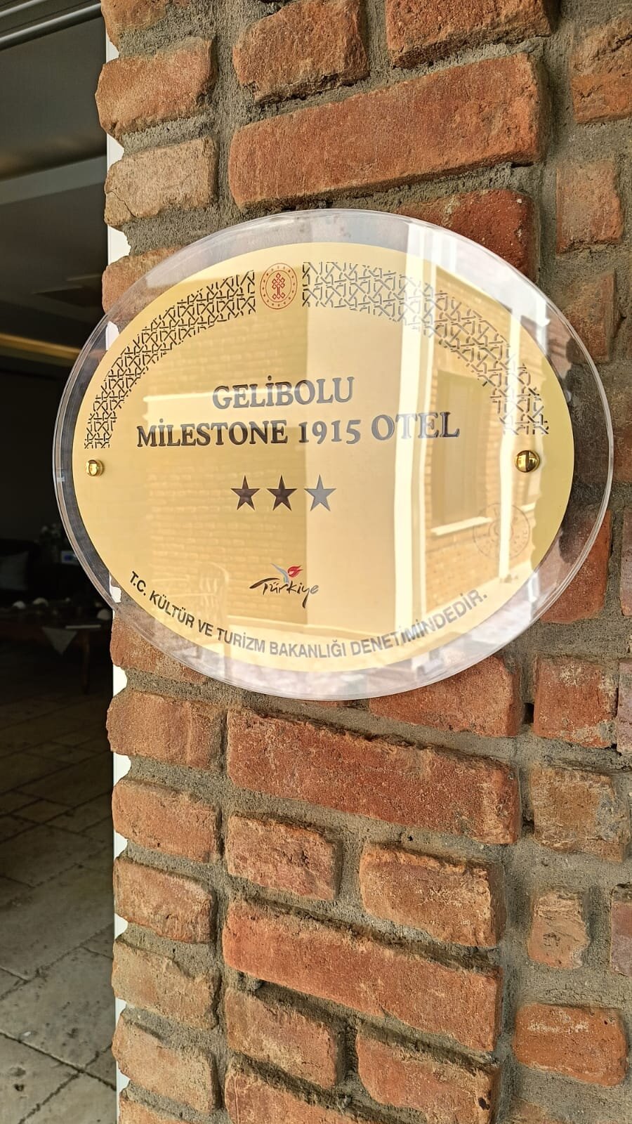 Hotel Milestone 1915 · 17