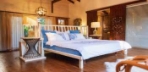 Jakuzili ve Şömineli Deluxe Bungalow Görseli