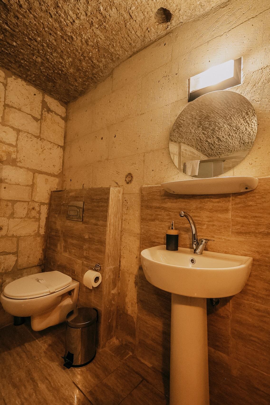 103 Hera Room
