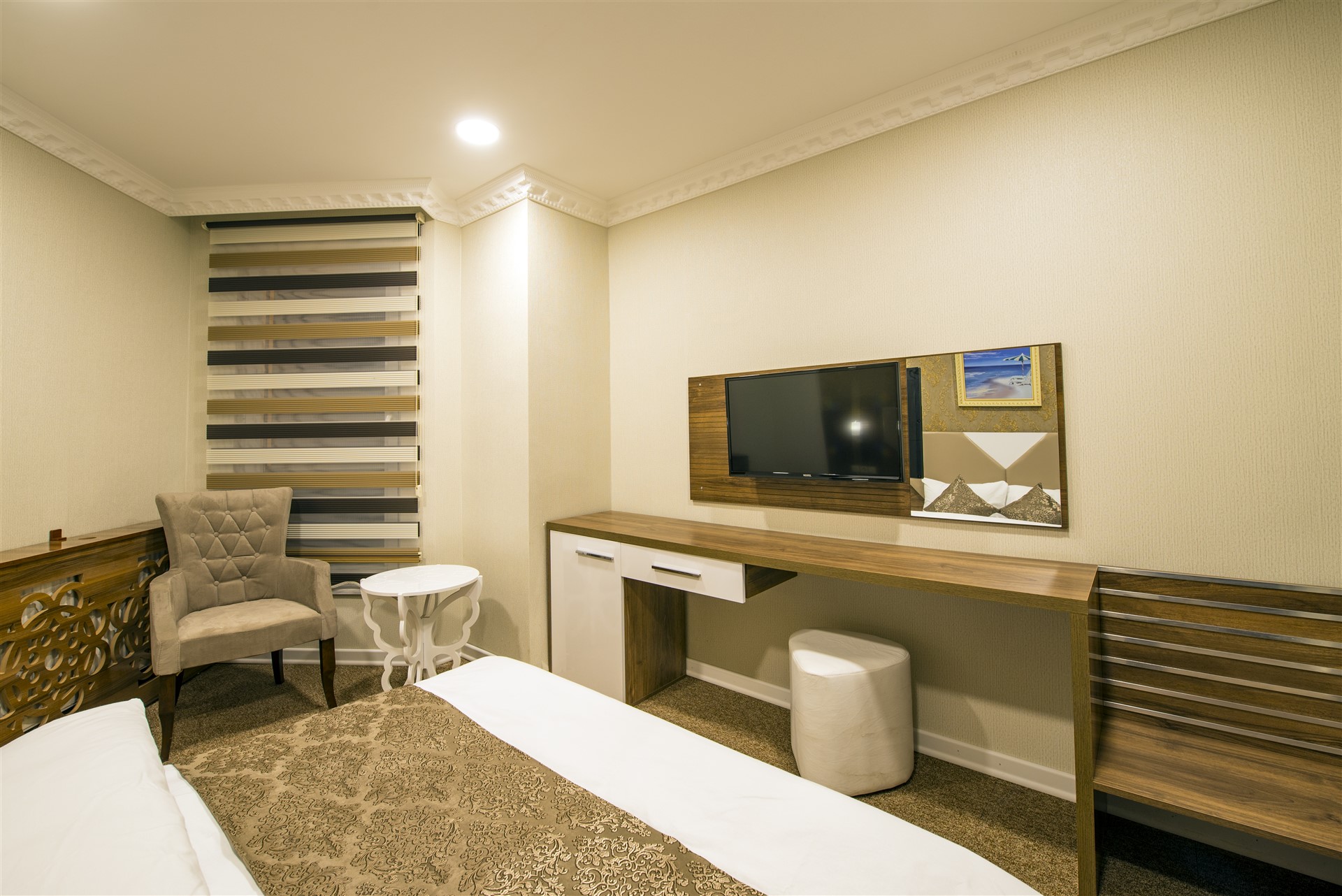 Kars-ı Şirin Otel