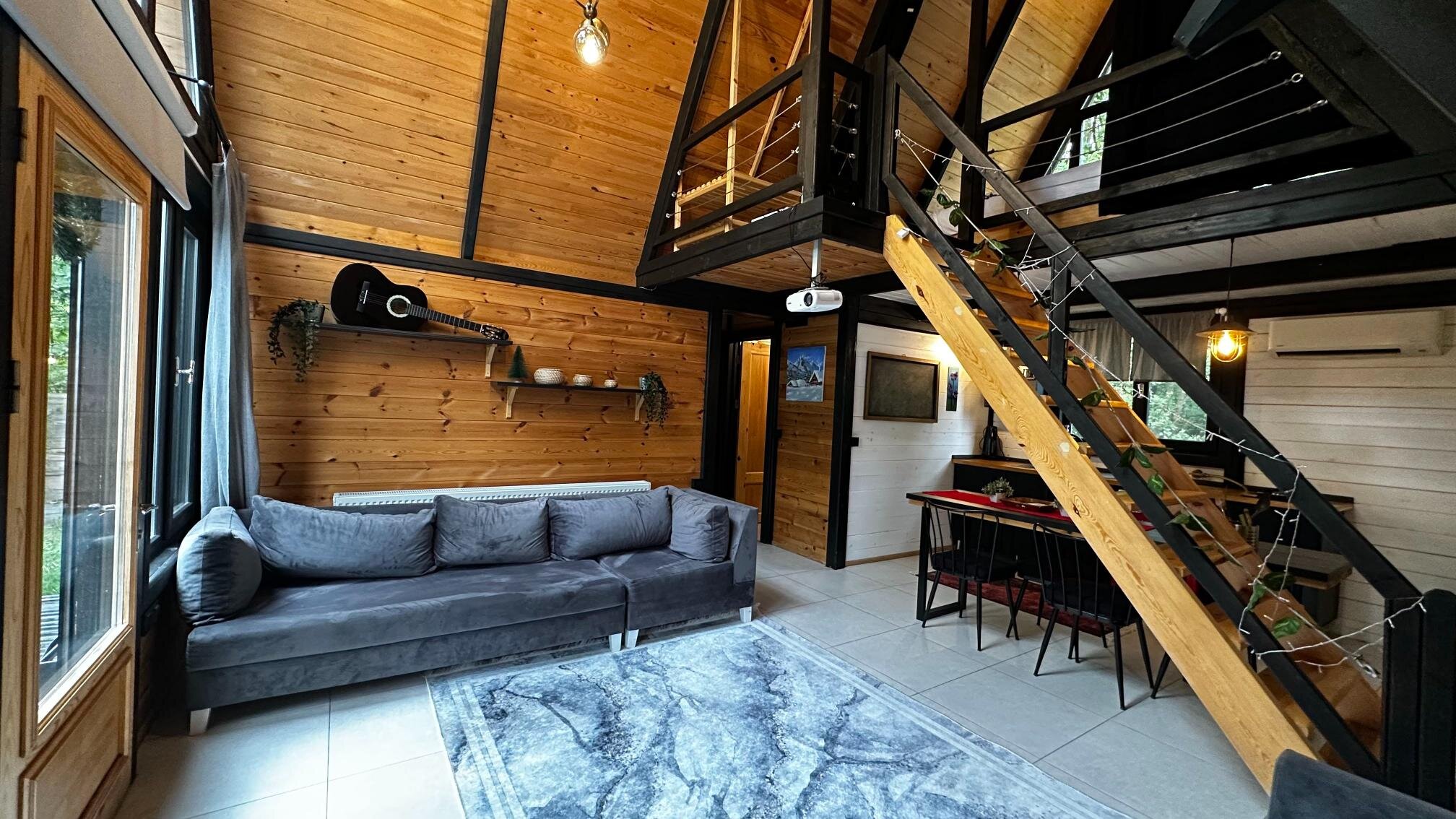 Pentalow Cabin · 29