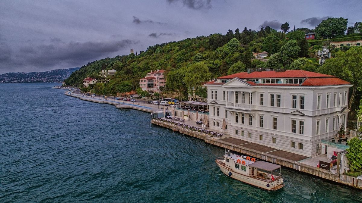 Ajia Hotel