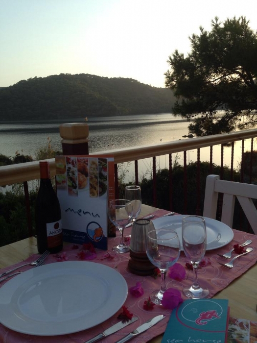 S3 Seahorse Hotel & Beach Club