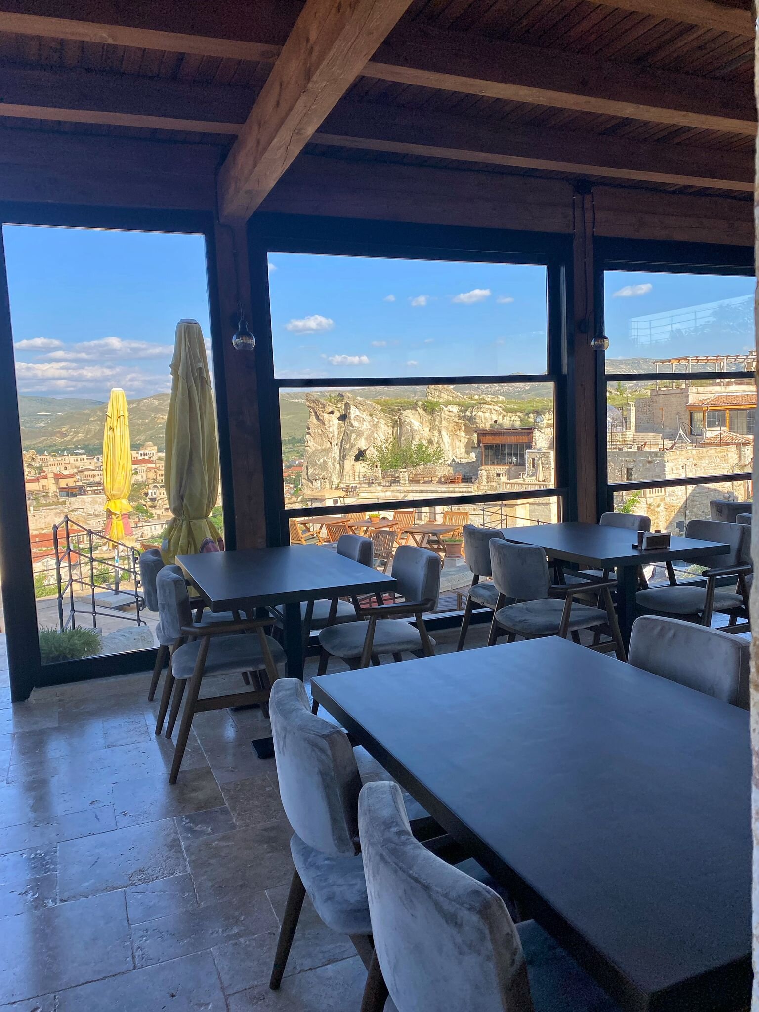 Canyon Cave Hotel
