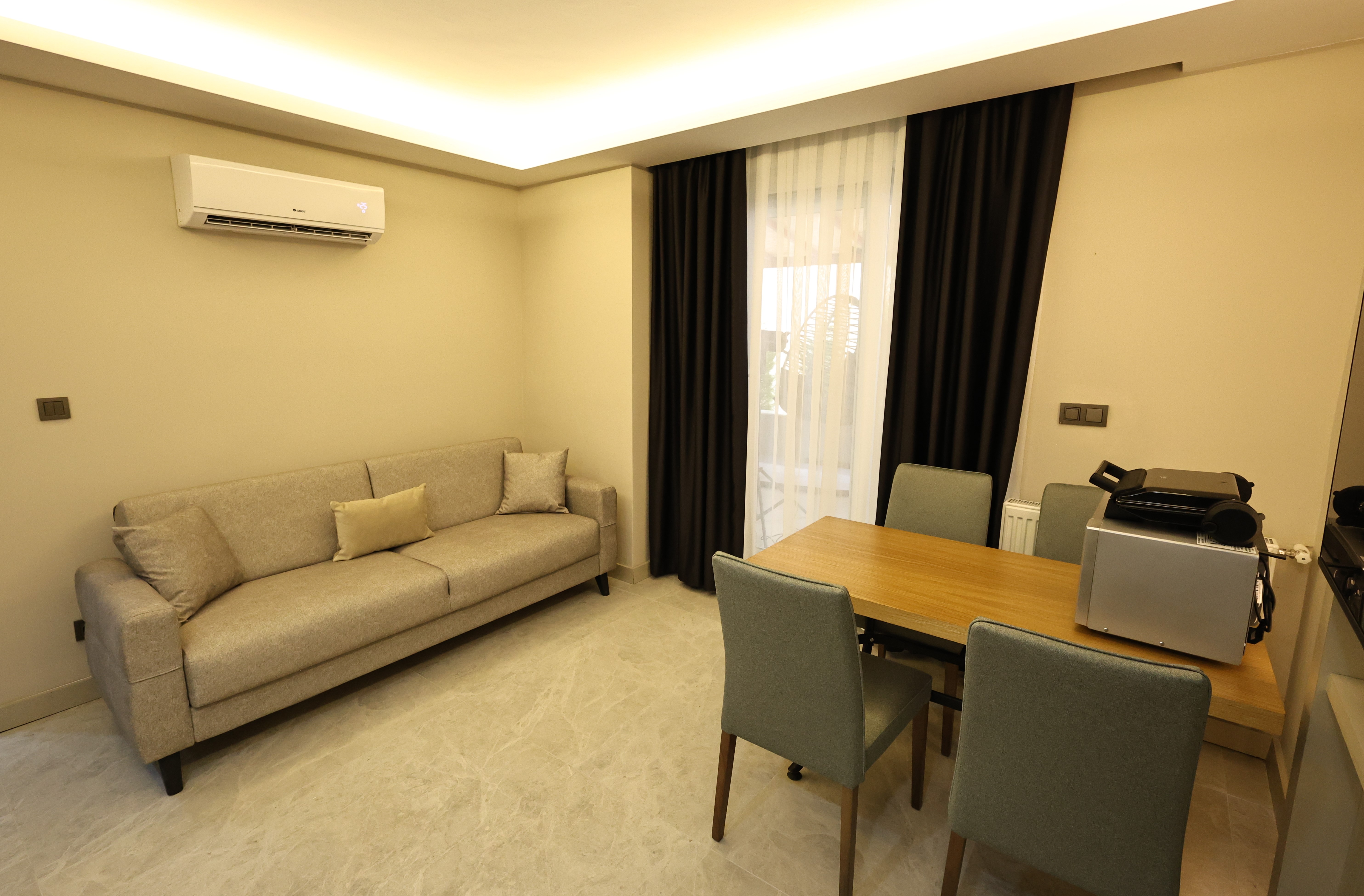 1+1 Jakuzili Havuz Seviyesi Oda